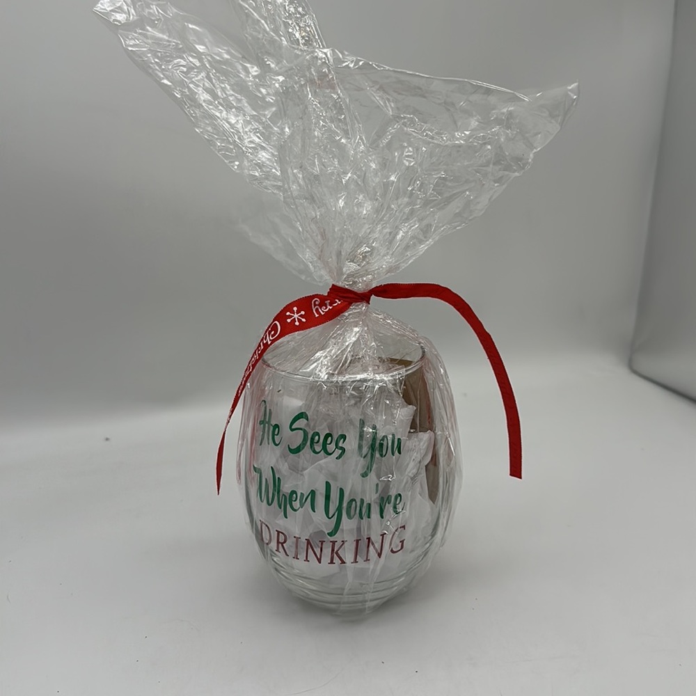 Christmas Stemless Wine Glass “He See’s You When Your Drinking” (NEW) - Picture 6 of 6